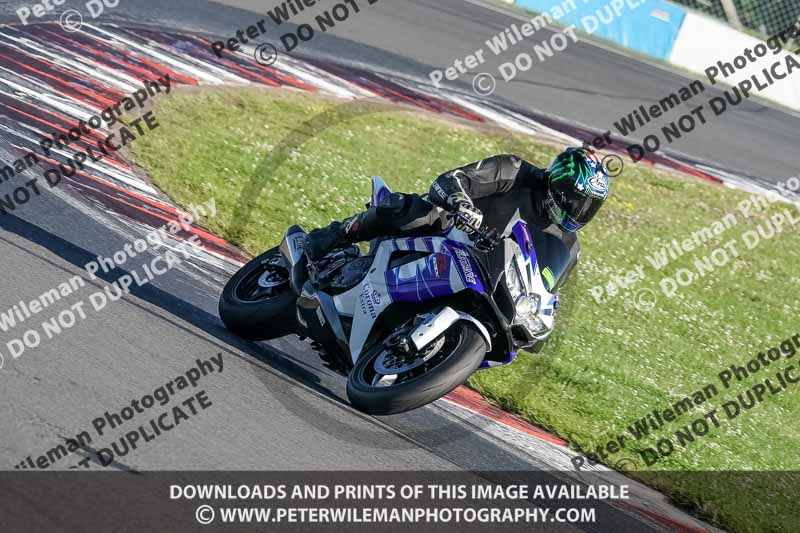 donington no limits trackday;donington park photographs;donington trackday photographs;no limits trackdays;peter wileman photography;trackday digital images;trackday photos